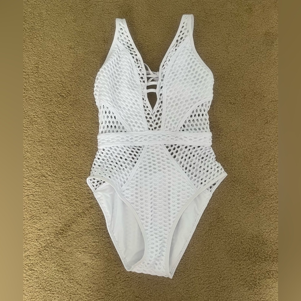 BECCA beautiful🌹                     Only worn once✨